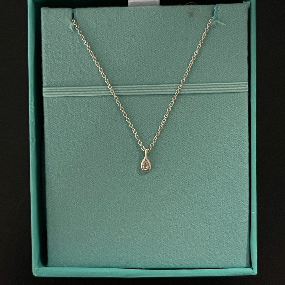 Beautiful Tiffany’s Diamond by the Yard Pendant Necklace!